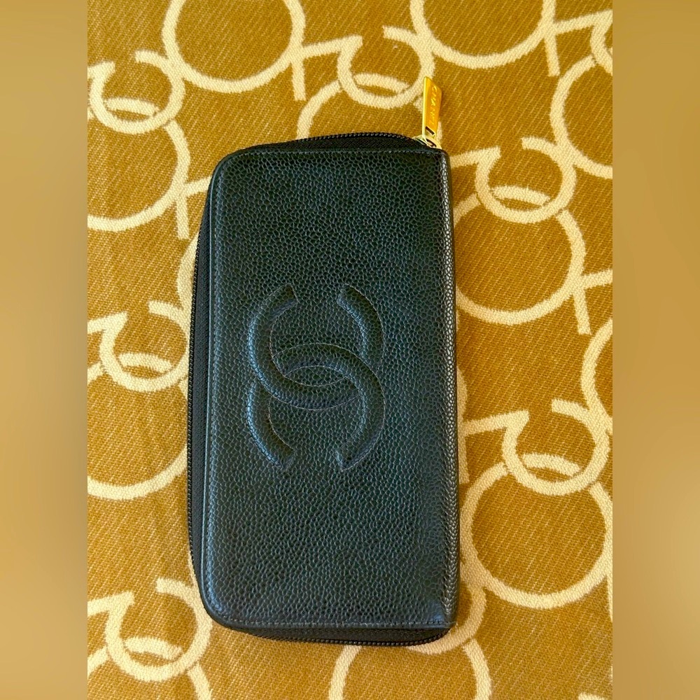 CHANEL Black Caviar Leather Zip-Around Wallet with Gold-Tone Hardware - Picture 8 of 13
